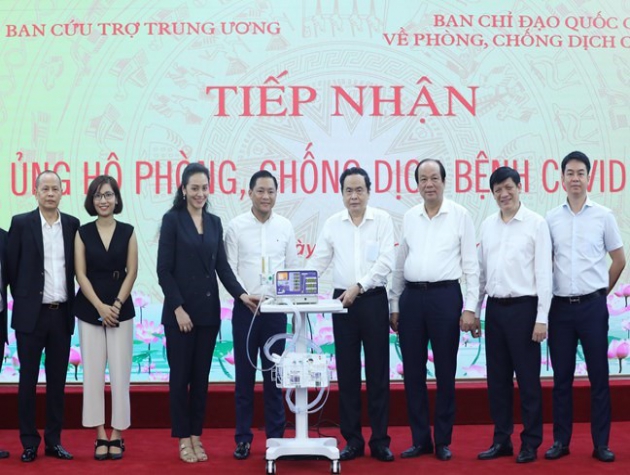 Ủng hộ gần 12 tỉ đồng từ buổi đấu giá hoa lan để phòng, chống dịch COVID-19